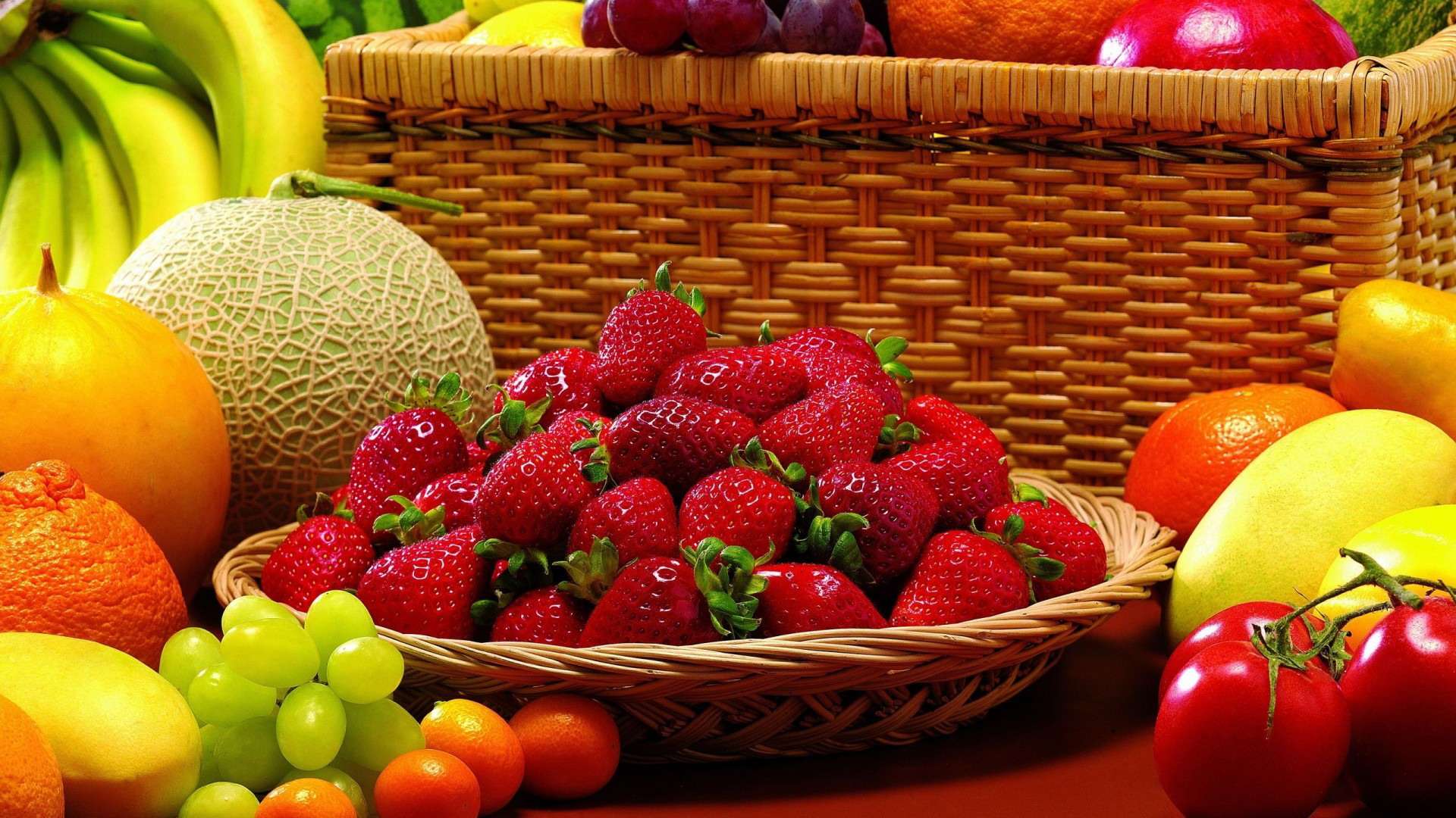 Обои на рабочий стол с фруктами и ягодами на весь экран